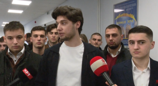 (VIDEO) Studentët e drejtësisë së tre universiteteve paralajmërojnë protesta për çështjen e jurisprudencës