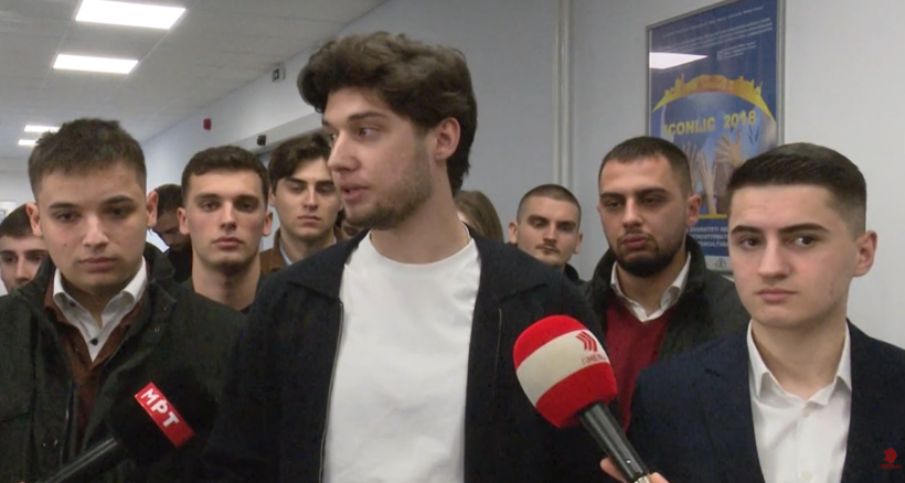 (VIDEO) Studentët e drejtësisë së tre universiteteve paralajmërojnë protesta për çështjen e jurisprudencës