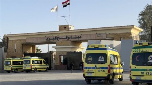 Grupi i parë i palestinezëve që po kthehen nga Egjipti arrin në pikën kufitare Rafah