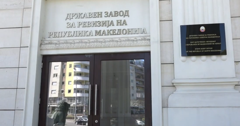 (VIDEO) Parregullsi të shumta në punën e shërbimeve të Qeverisë