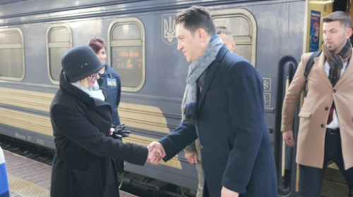 Sali nis vizitën zyrtare në Kiev për mbështetje të Ukrainës