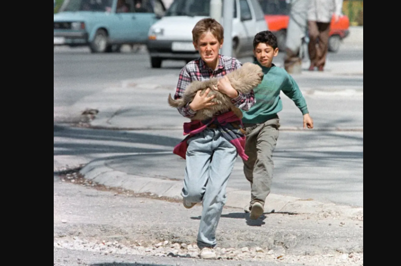 Prokurorët italianë hetojnë një të dyshuar si “snajperist i fundjavës” në Sarajevë