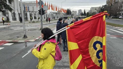 (VIDEO) Sindikata bllokoi Qeverinë, ose minimale 600 euro, ose grevë