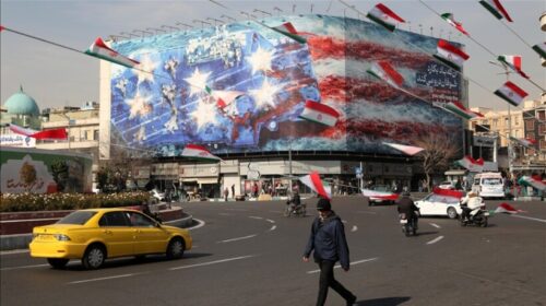 Ambasada virtuale amerikane u bën thirrje qytetarëve të saj të largohen nga Irani menjëherë