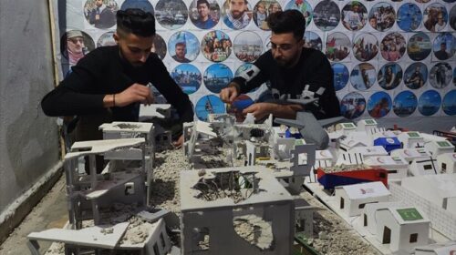 Të rinjtë palestinezë mbajnë gjallë kujtimet e shkatërrimit nga Izraeli në Gaza me makete