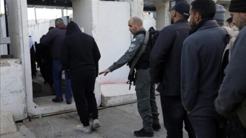 Izraeli shtrëngon kufizimet e hyrjes në Al-Aksa të premten e parë të Ramazanit