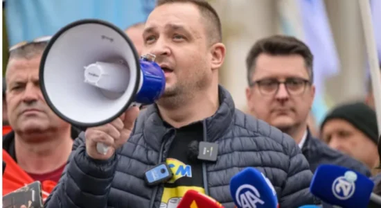 Trendafilov akuzon: Deputetët ulin koeficientët e tyre që pagat e punëtorëve të mos rriten