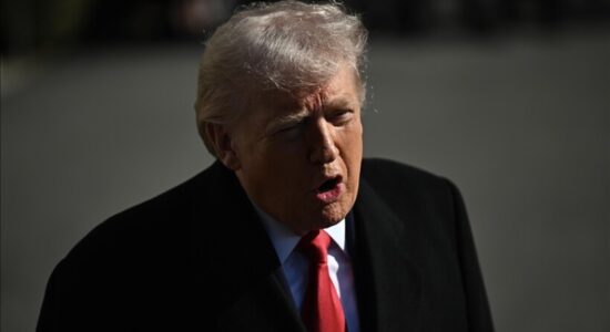 Trump paralajmëron për “forcë shumë të madhe” nëse dështojnë bisedimet me Iranin