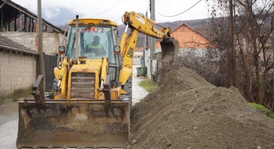 (VIDEO) Nis ndërtimi i ujësjellësit të fshatit Llaskarcës