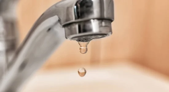 Mbetet në fuqi ndalesa për pirjen e ujit në Strugë, turbullira është ulur