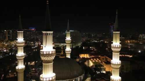 Në vendet e rajonit falet namazi i teravisë së parë me rastin e Ramazanit