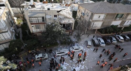 Një izraelit i vrarë dhe 2 të plagosur nga një raketë iraniane që goditi Izraelin qendror