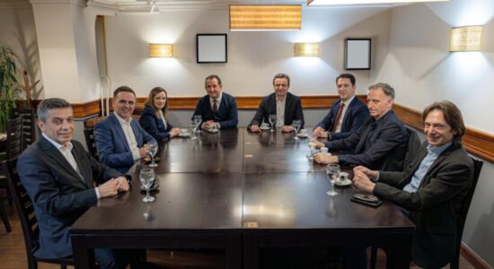 VLEN bëhet një: Krerët e koalicionit takojnë Albin Kurtin në Prishtinë