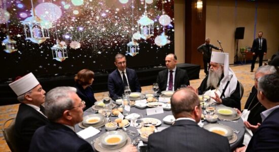 Kryeministri Mickoski shtroi iftar në emër të Qeverisë