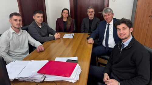 Sela, Aziri dhe Dauti në mbështetje të kërkesës për provimin e jurisprudencës në gjuhën shqipe