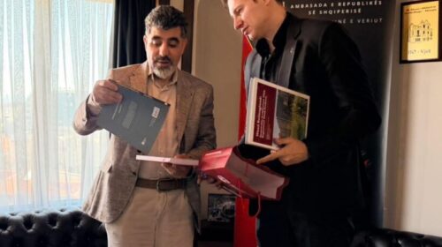 Ligji për arsimin e lartë ngre shqetësime: Ambasadori Meidani takon rektorin e IBU-së