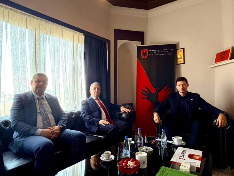 Meidani pret drejtorët e HALKBANK Shahbaz dhe Haxhipazin në Shkup, fokusi bisedës te bashkëpunimi dhe të rinjtë