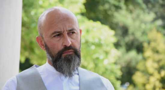 Ai që fliste me erën: Një bisedë me Hudin a.s.