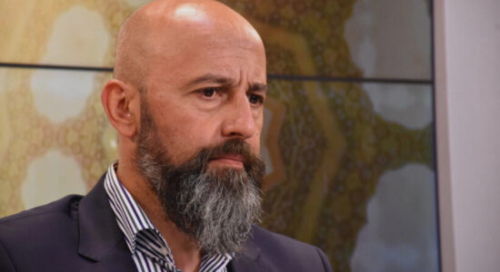 Ai që kërkoi Zotin në yje: Një bisedë me Ibrahimin a.s.