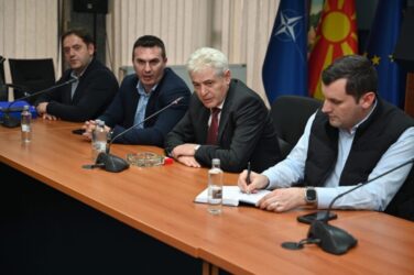 Ali Ahmeti, zhvilloi takim me kryetarët e emëruar të degëve të BDI-së. Foto: BDI