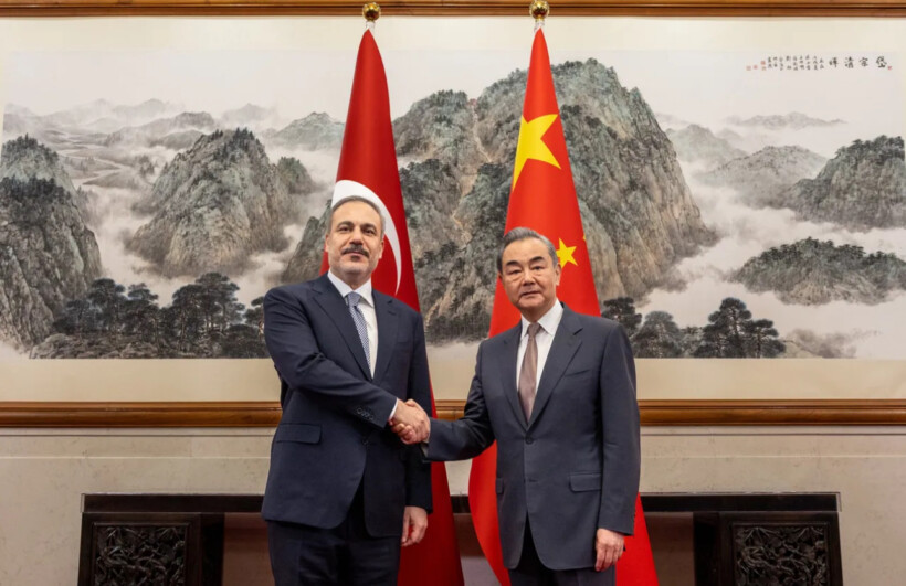 Ministri i Jashtëm turk diskuton zhvillimet rajonale me homologun kinez