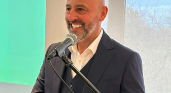 Rileximi i pamundur!? Muhammed Shahrur dhe sfida e de-konstruktimit të tekstit partikular të traditës