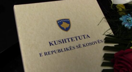 Çfarë parasheh Kushtetuta për shpërndarjen e Kuvendit të Kosovës