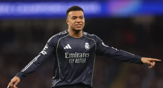 Skandal nga Real Madridi: Klubi ekzaminoi gjurin e gabuar të Mbappes – ylli francez shpëtoi mrekullisht