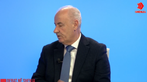 Ziberi kritikon Kostadinovskin: Si mund të lejohet anglishtja, por jo shqipja në SMS-të e gjobave?