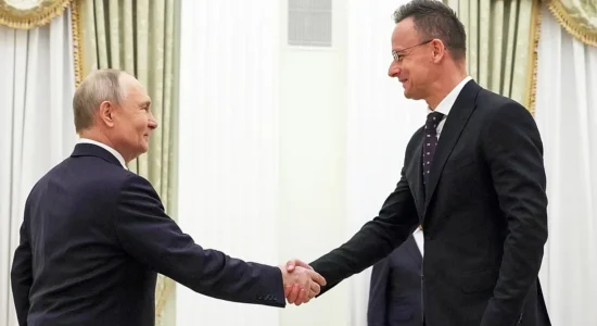 BE i bën thirrje Hungarisë të sqarojë raportet “shqetësuese” për rrjedhjet e informacionit tek Rusia