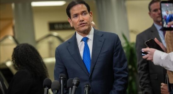 Rubio u thotë ministrave arabë se lufta me Iranin mund të zgjasë “edhe disa javë”