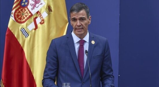 Sanchez godet SHBA-në dhe Izraelin: Po e fusni botën në një luftë pa kthim