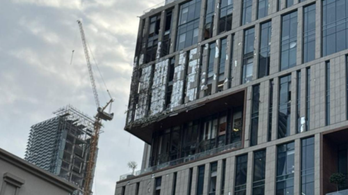 Dubai sërish në shënjestër, droni iranian godet Qendrën Ndërkombëtare Financiare