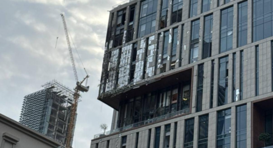 Dubai sërish në shënjestër, droni iranian godet Qendrën Ndërkombëtare Financiare