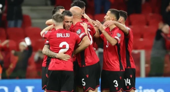 Sylvinho publikon listën për play-off, ftohen dy emra të rinj dhe rikthehet Anis Mehmeti