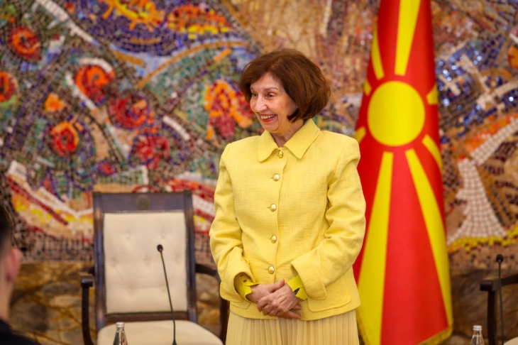 Siljanovska-Davkova: Kërkesat e fqinjëve devijojnë nga Kriteret e Kopenhagës dhe nuk janë në frymën e akteve kushtetuese të BE-së