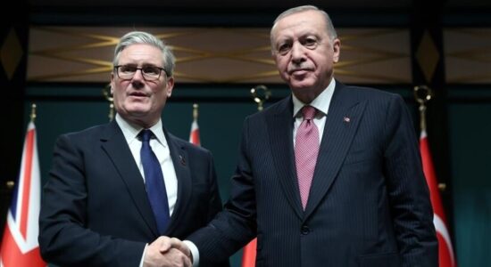 Erdogan bisedon me Starmer, paralajmëron se sulmet ndaj Iranit kërcënojnë stabilitetin rajonal dhe global