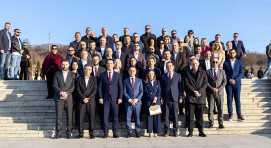 Krerët e VLEN-it bëjnë homazhe në Prekaz: Adem Jashari simbol i sakrificës për liri