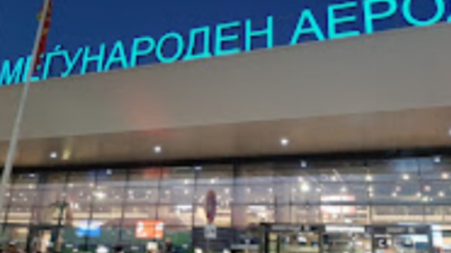 151 udhëtarë nga Dubai evakuohen, mbërrijnë në aeroportin e Shkupit