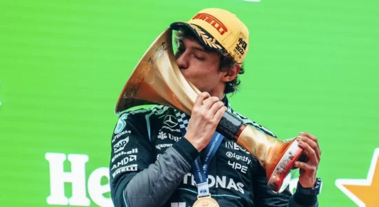 Antonelli bën histori në GP të Shangait, Russell dhe Hamilton plotësojnë podiumin