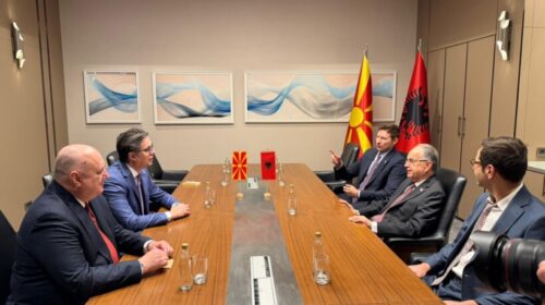Begaj takohet me ish-presidentin Pendarovski, theksi te marrëdhëniet dypalëshe dhe Korridori 8