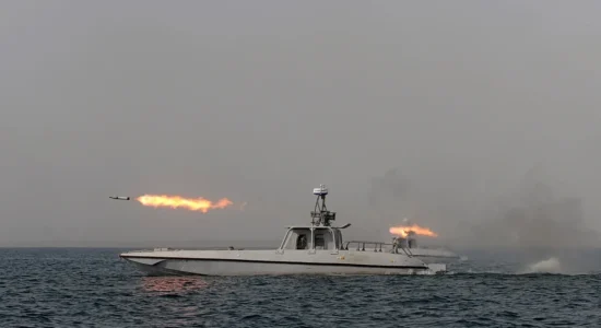 Sulmohet cisterna e parë e naftës në Ngushticën e Hormuzit