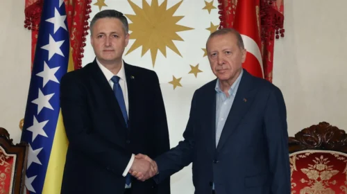 Presidenti turk Erdoğan mirëpret zyrtarisht kryetarin e Presidencës së Bosnjës, Beqiroviq
