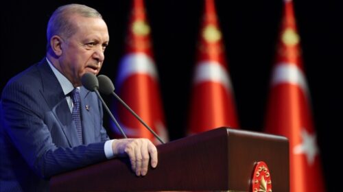 Erdogan: Turqia po punon për të zgjidhur problemet përmes “diplomacisë së orientuar drejt paqes”
