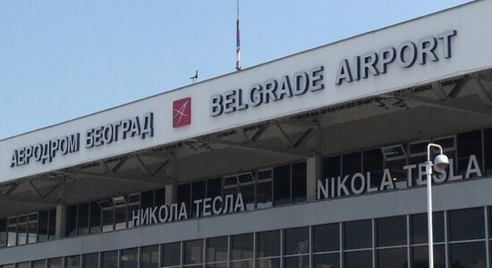 Shtetas nga Maqedonia e Veriut dhe vendeve fqinje janë evakuuar nga Izraeli, kanë arritur në Beograd