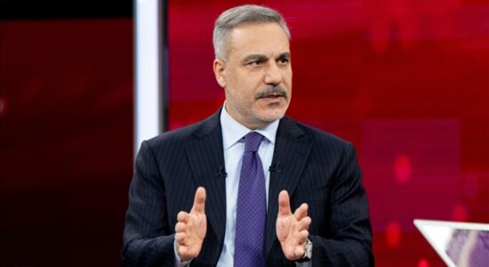 Fidan: Bombardimi i të gjitha vendeve të Gjirit nga Irani pa asnjë dallim, “një strategji jashtëzakonisht e gabuar”