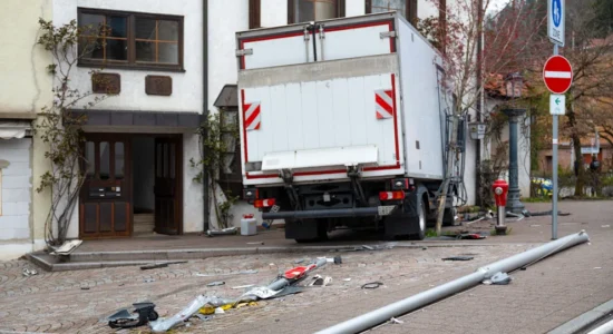 Tragjike: Nëna nga Kosova dhe fëmija i saj humbin jetën në një aksident në Gjermani