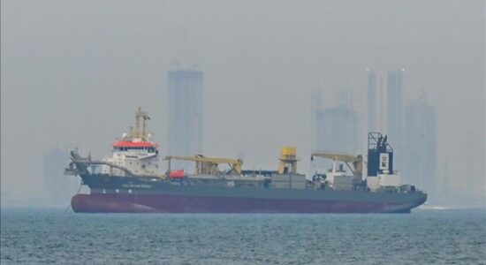 Rreth 1.900 anije mbeten të bllokuara pranë Ngushticës së Hormuzit