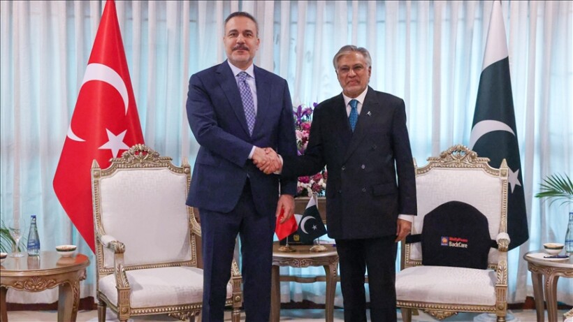 Kryediplomati turk takon homologun pakistanez në Islamabad