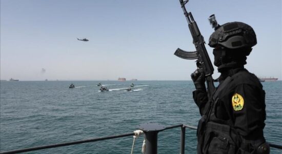 Izraeli pretendon se një komandant iranian përgjegjës për Ngushticën e Hormuzit është vrarë në sulm